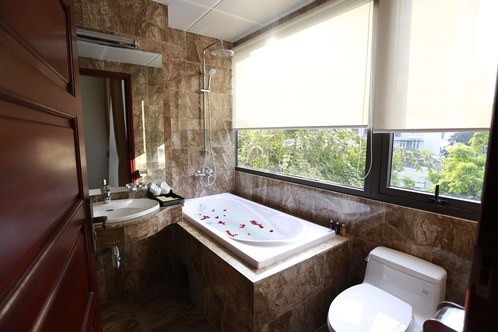 One 3* Hanoi