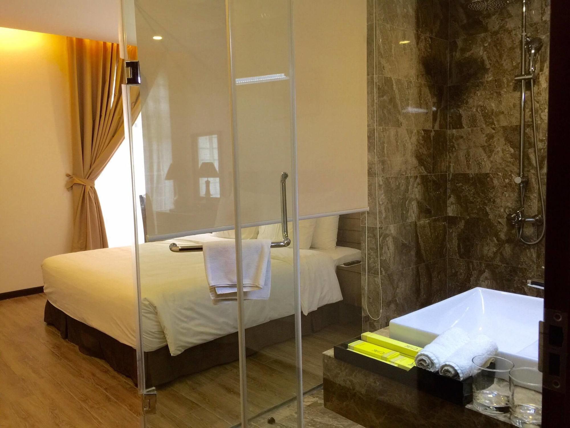 One Hotel 3*