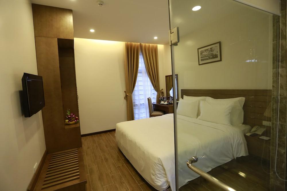 Hotel One 3*