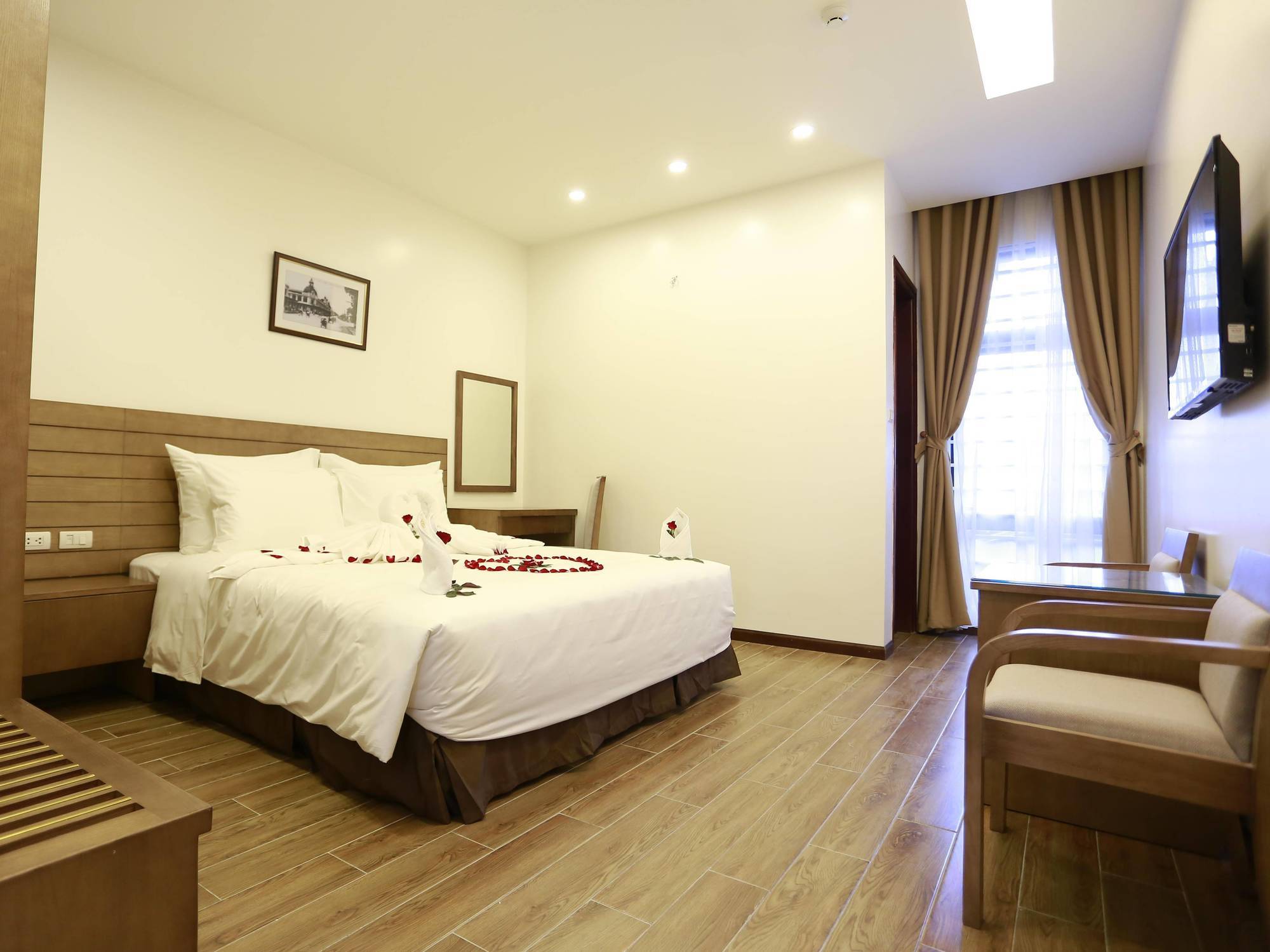 One 3* Hanoi